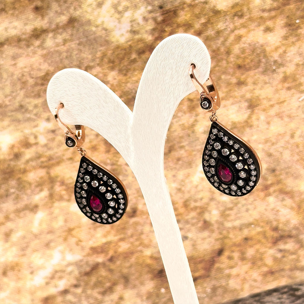 Elmas Montür Yakut Taşlı Damla Gümüş Küpe