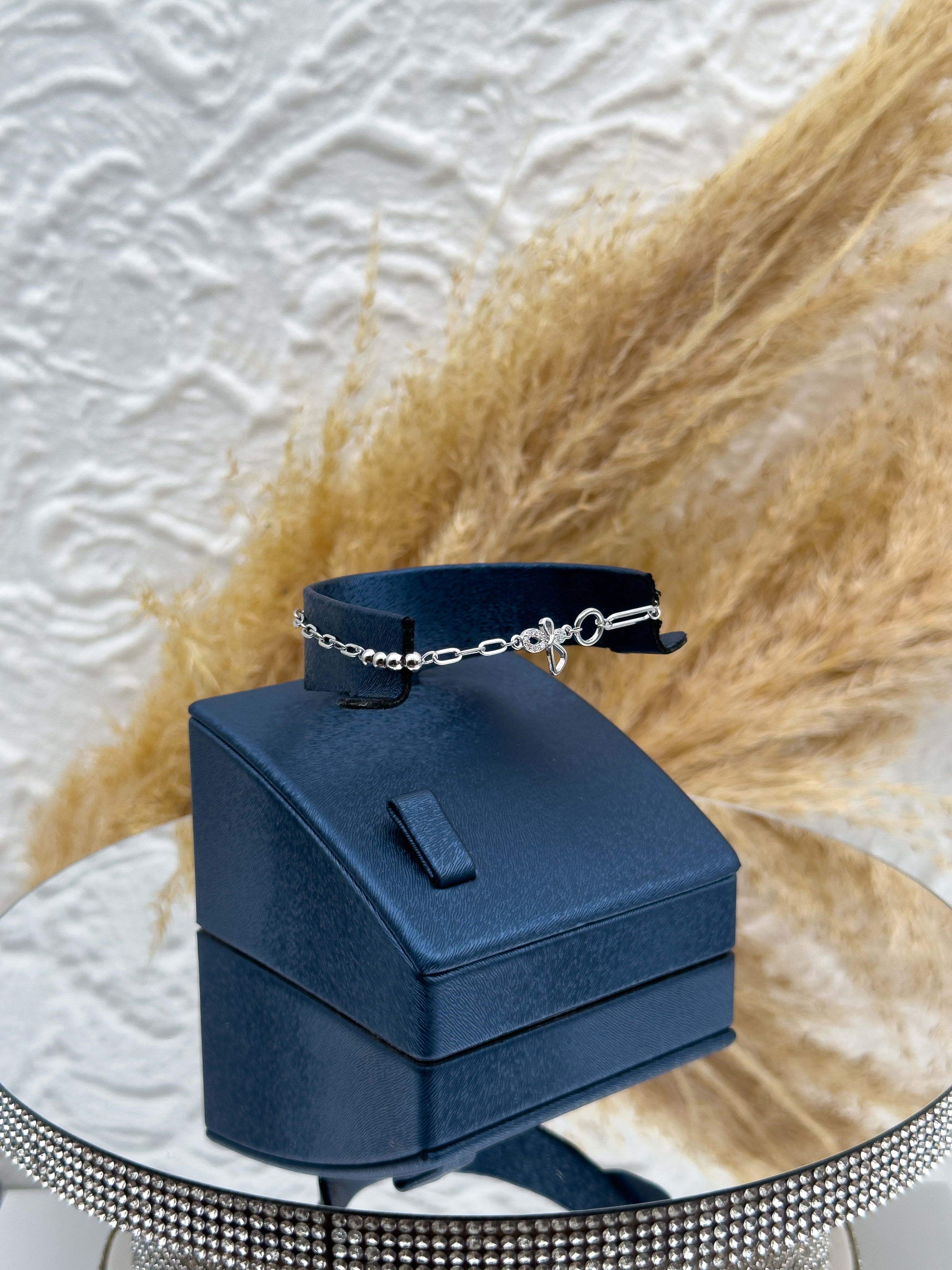 925 Ayar Gümüş Fiyonk Figürlü Spor Kadın Bileklik – Zarif, Şık ve Günlük Kullanıma Uygun