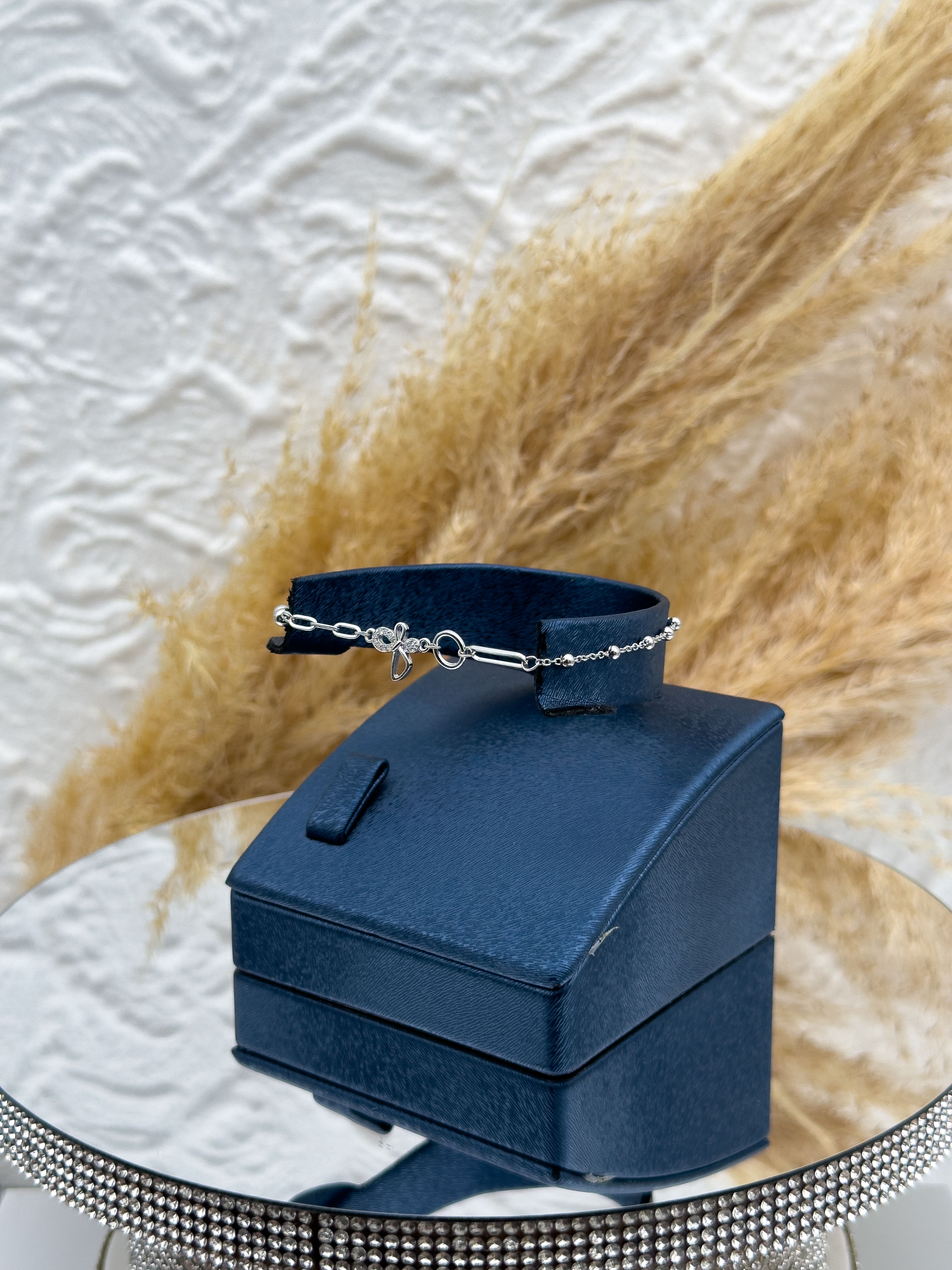 925 Ayar Gümüş Fiyonk Figürlü Spor Kadın Bileklik – Zarif, Şık ve Günlük Kullanıma Uygun