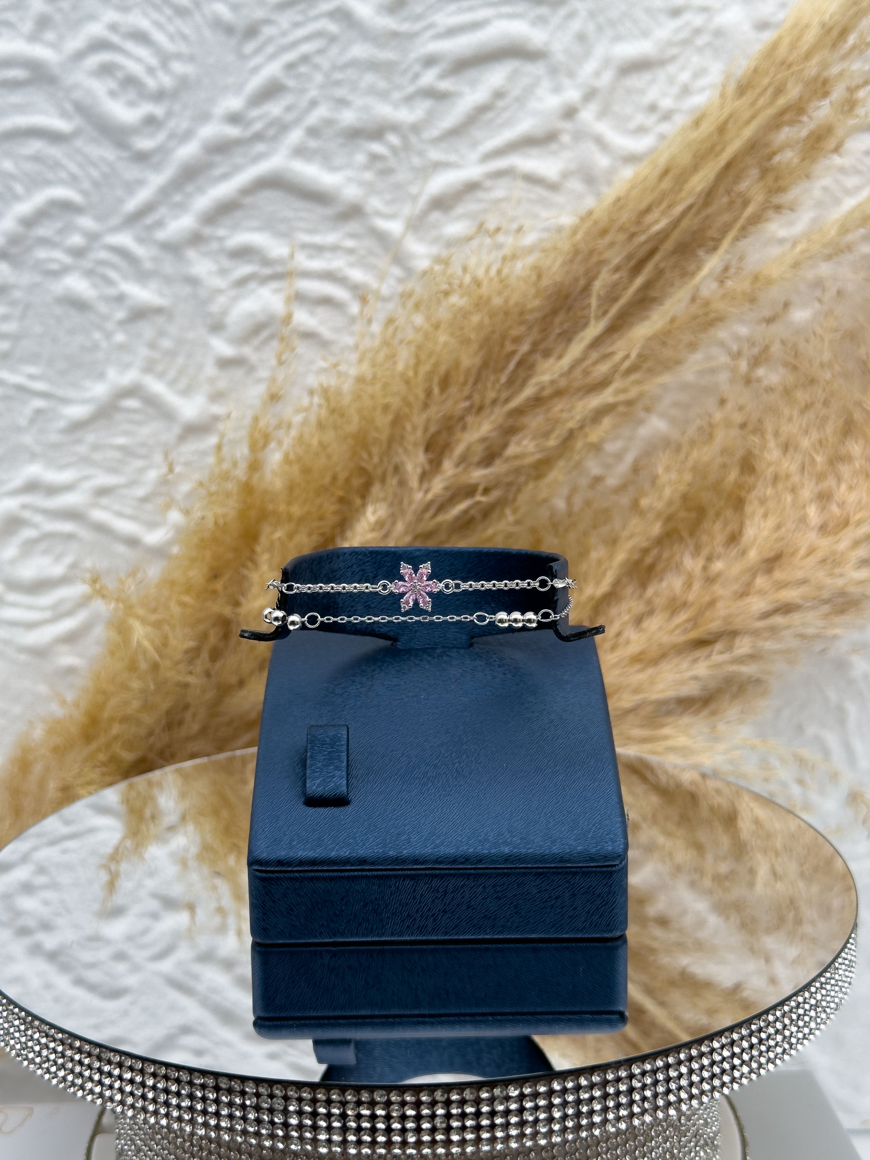 925 Ayar Gümüş Pembe Kuvars Taşlı Lotus Modeli Bayan Bileklik – Zarif ve Anlamlı Tasarım