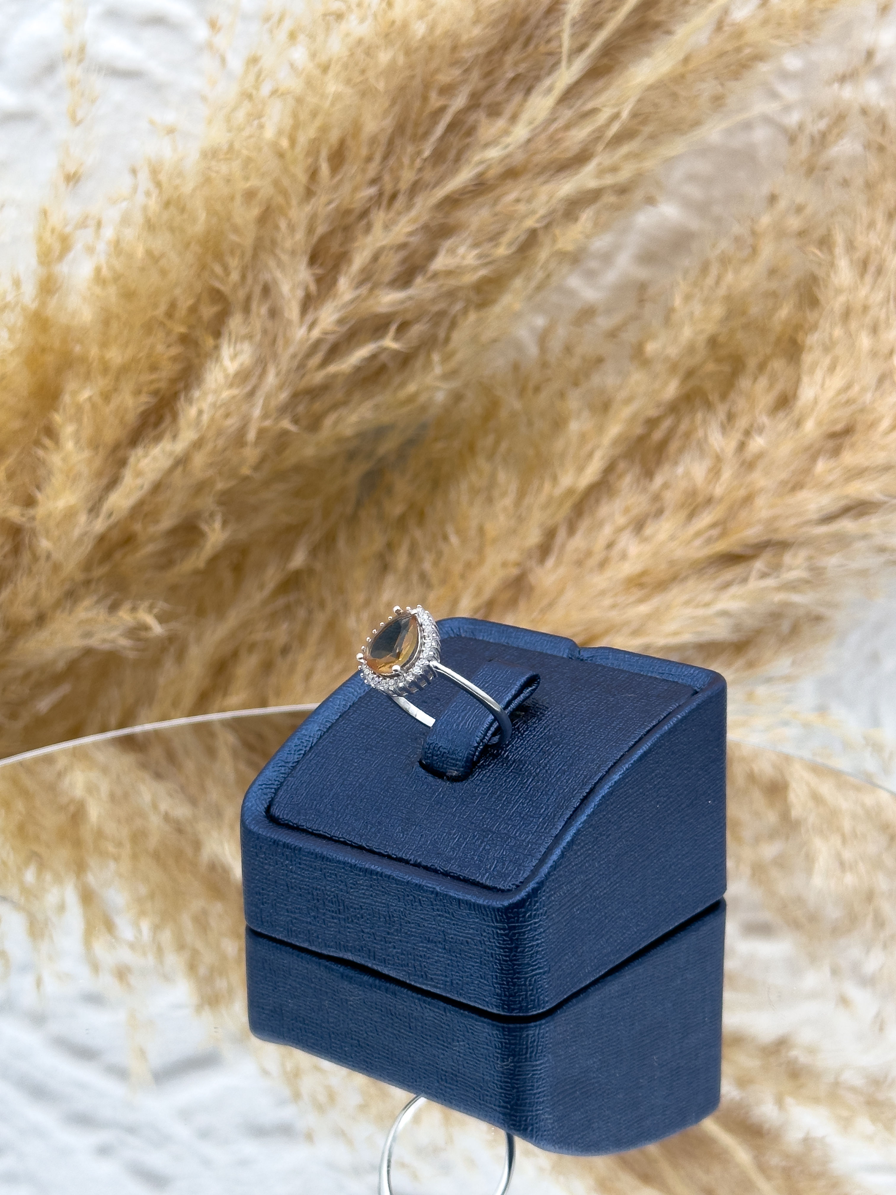 925 Ayar Gümüş Damla Kesim Zultanit Taşlı Zarif Kadın Yüzük – Işıltılı, Şık ve Hediyelik Bayan Yüzüğü