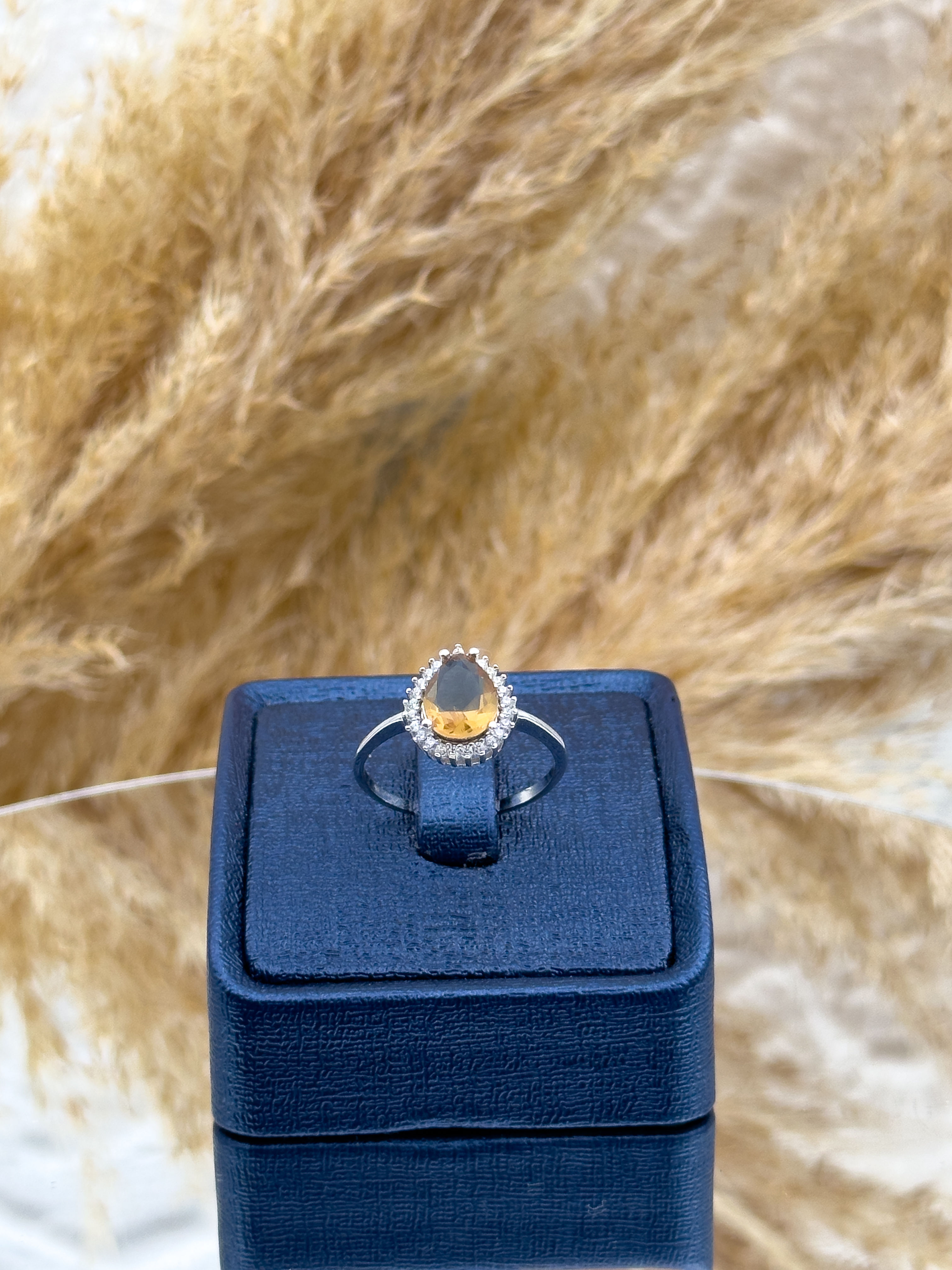 925 Ayar Gümüş Damla Kesim Zultanit Taşlı Zarif Kadın Yüzük – Işıltılı, Şık ve Hediyelik Bayan Yüzüğü