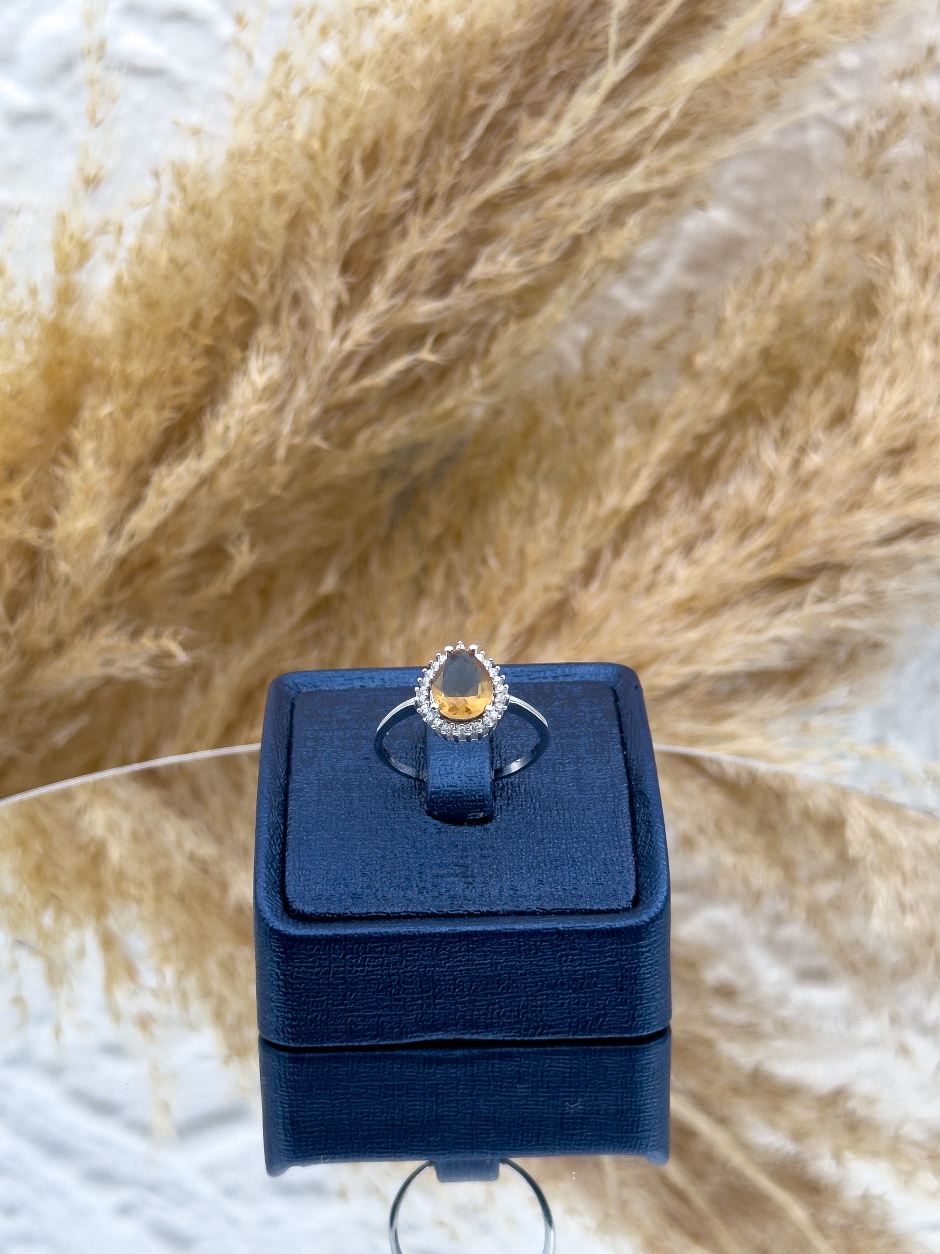 925 Ayar Gümüş Damla Kesim Zultanit Taşlı Zarif Kadın Yüzük – Işıltılı, Şık ve Hediyelik Bayan Yüzüğü