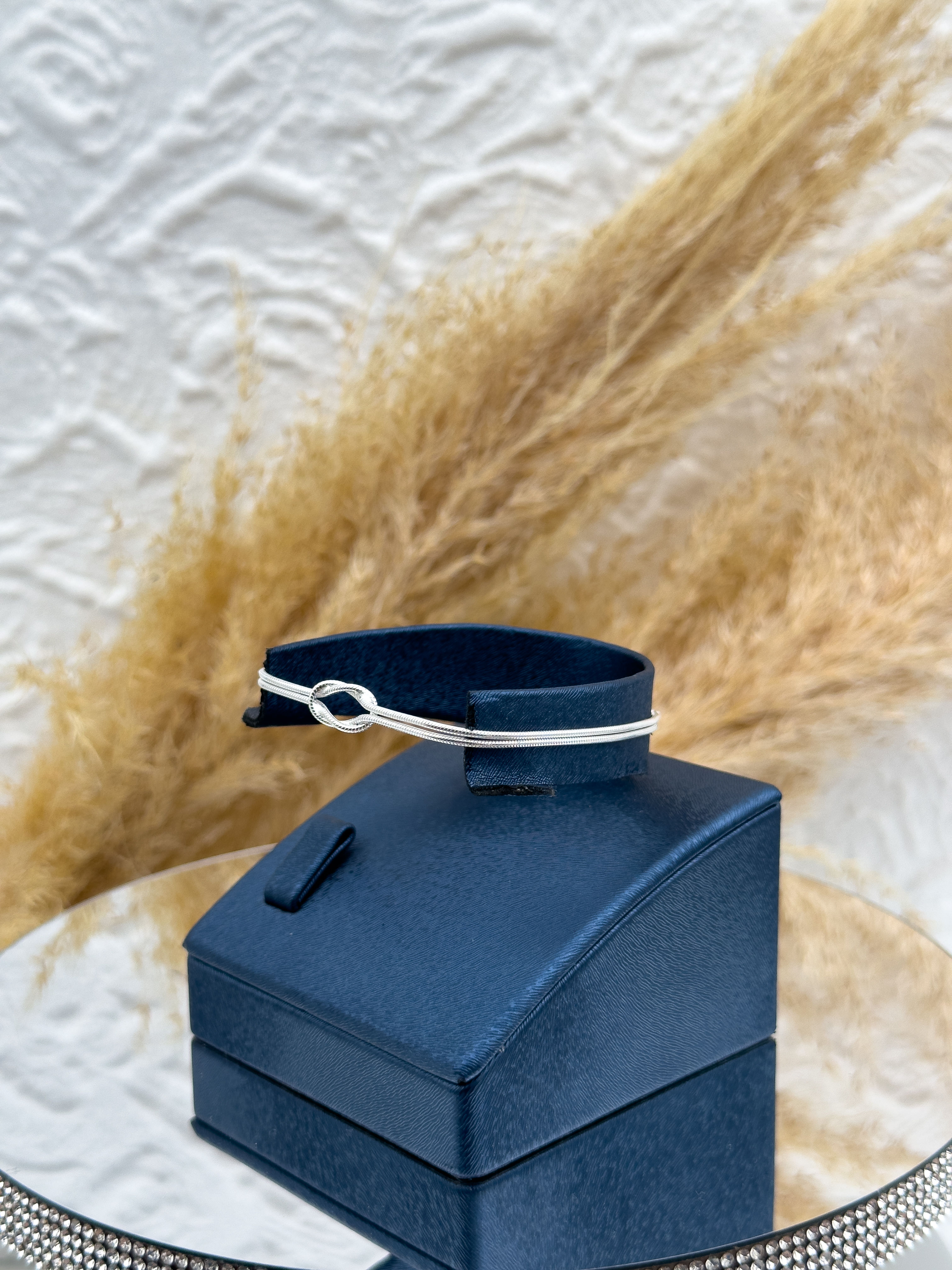 925 Ayar Gümüş Spor Düğüm Modeli Zarif Kadın Bileklik – Minimal, Şık ve Günlük Kullanıma Uygun Hediyelik Bileklik