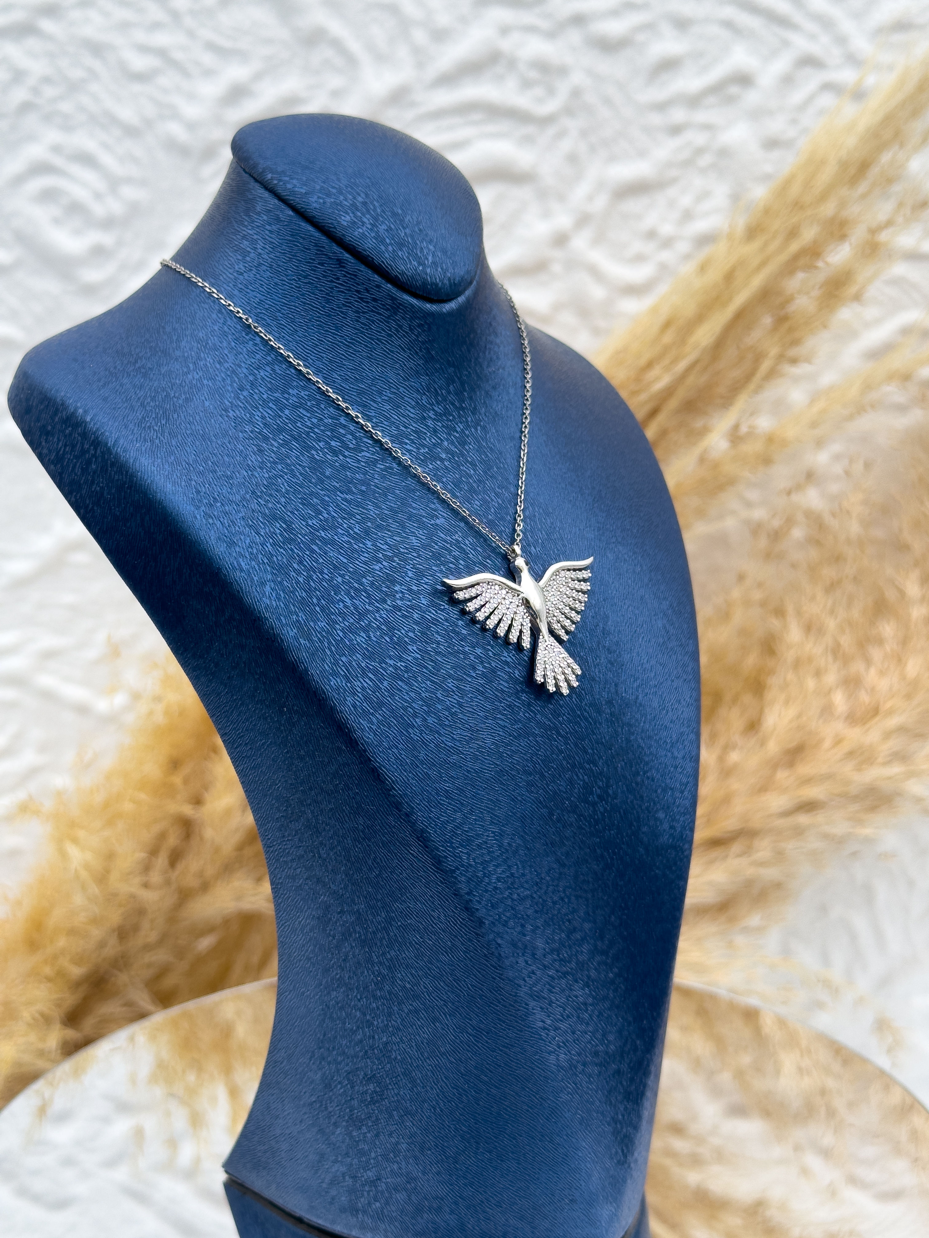 925 Ayar Gümüş Zirkon Taşlı Zümrüdüanka Kuşu Kolye – Özel Tasarım, Işıltılı Kadın Hediyelik Takı