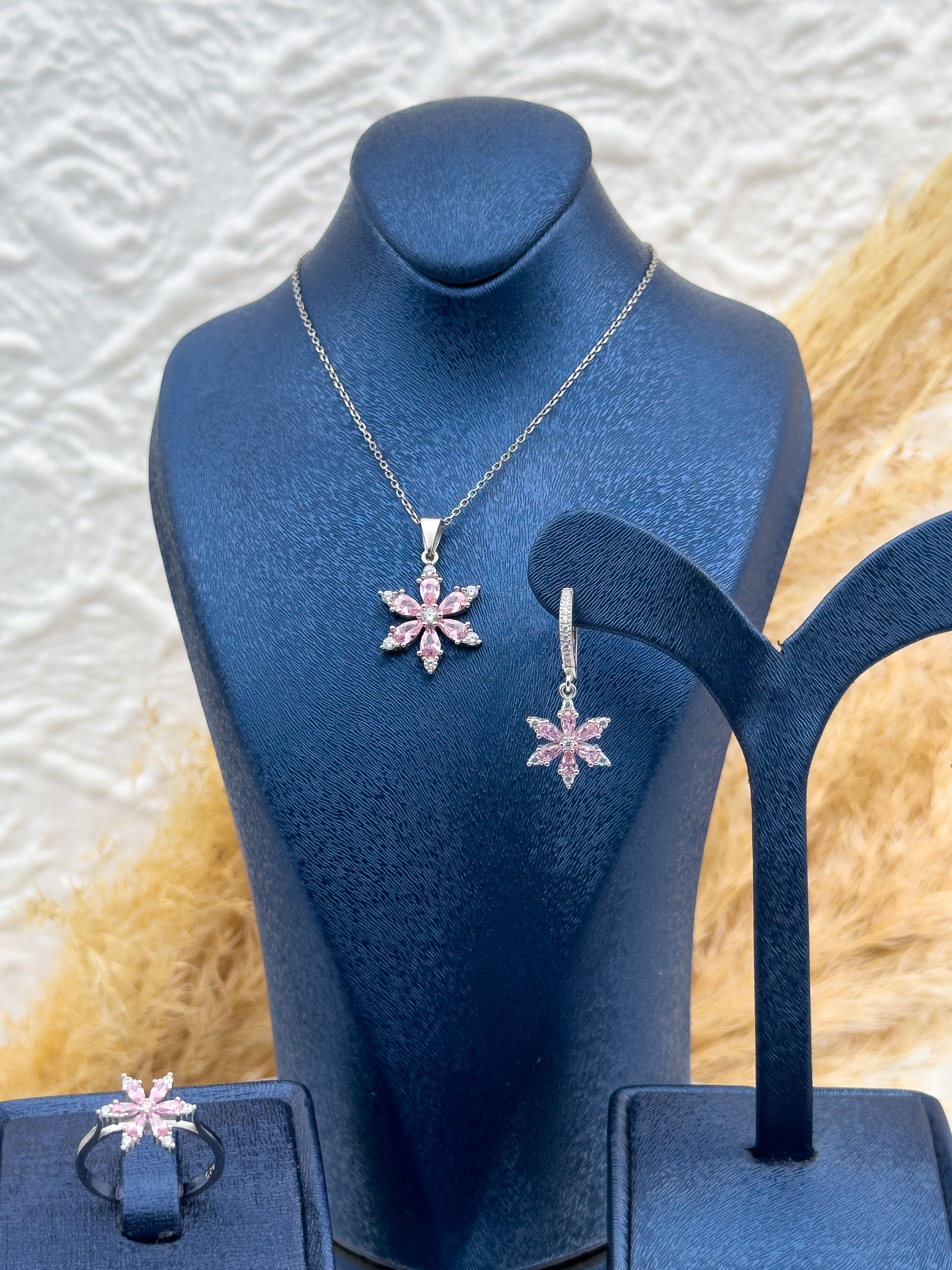 925 Ayar Gümüş Pembe Kuvars Taşlı Lotus Çiçeği Modeli 3’lü Kadın Takı Seti