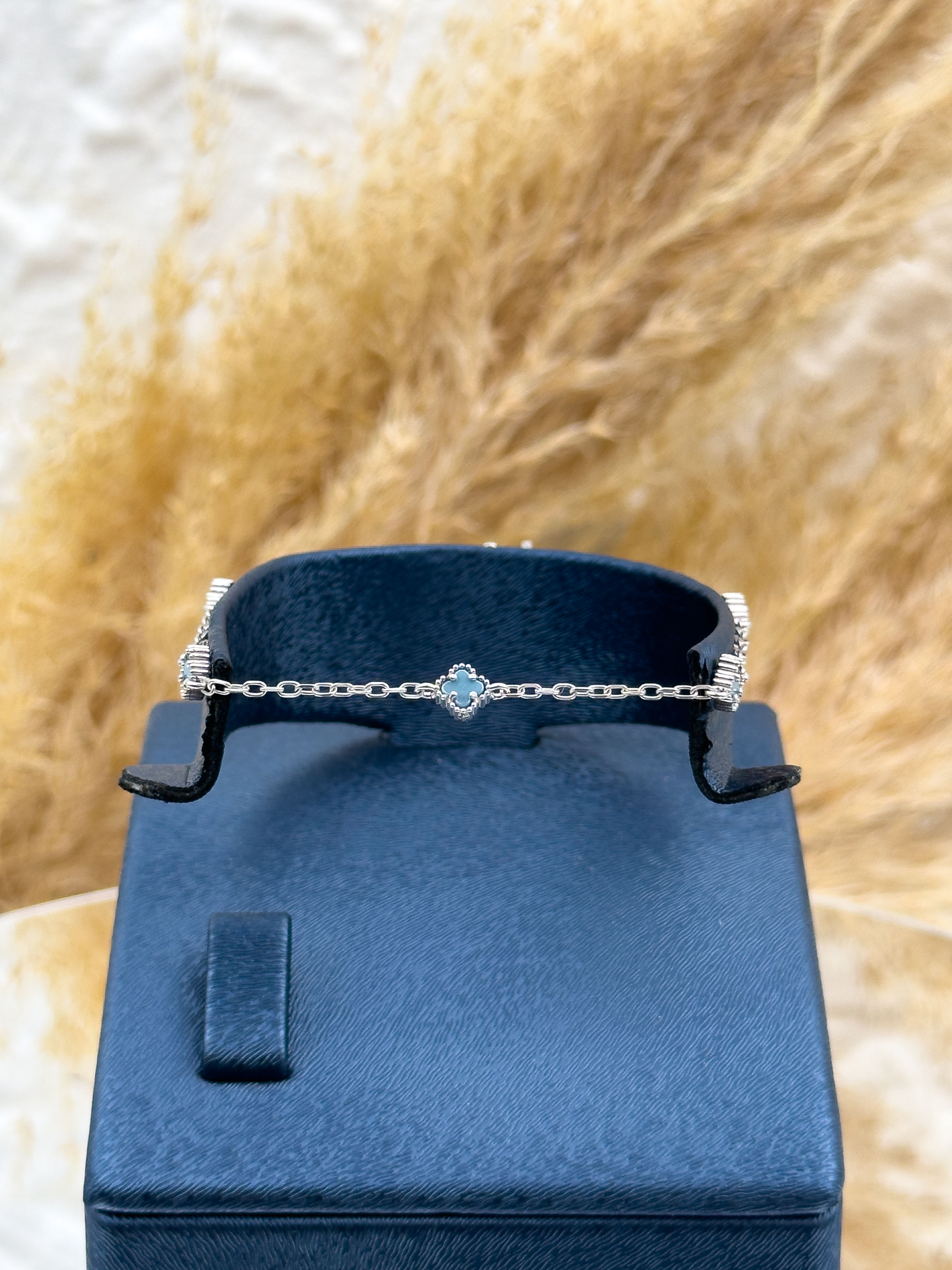 925 Ayar Gümüş Firuze Taşlı Yonca Kadın Bileklik – Zarif ve Şık Tasarım