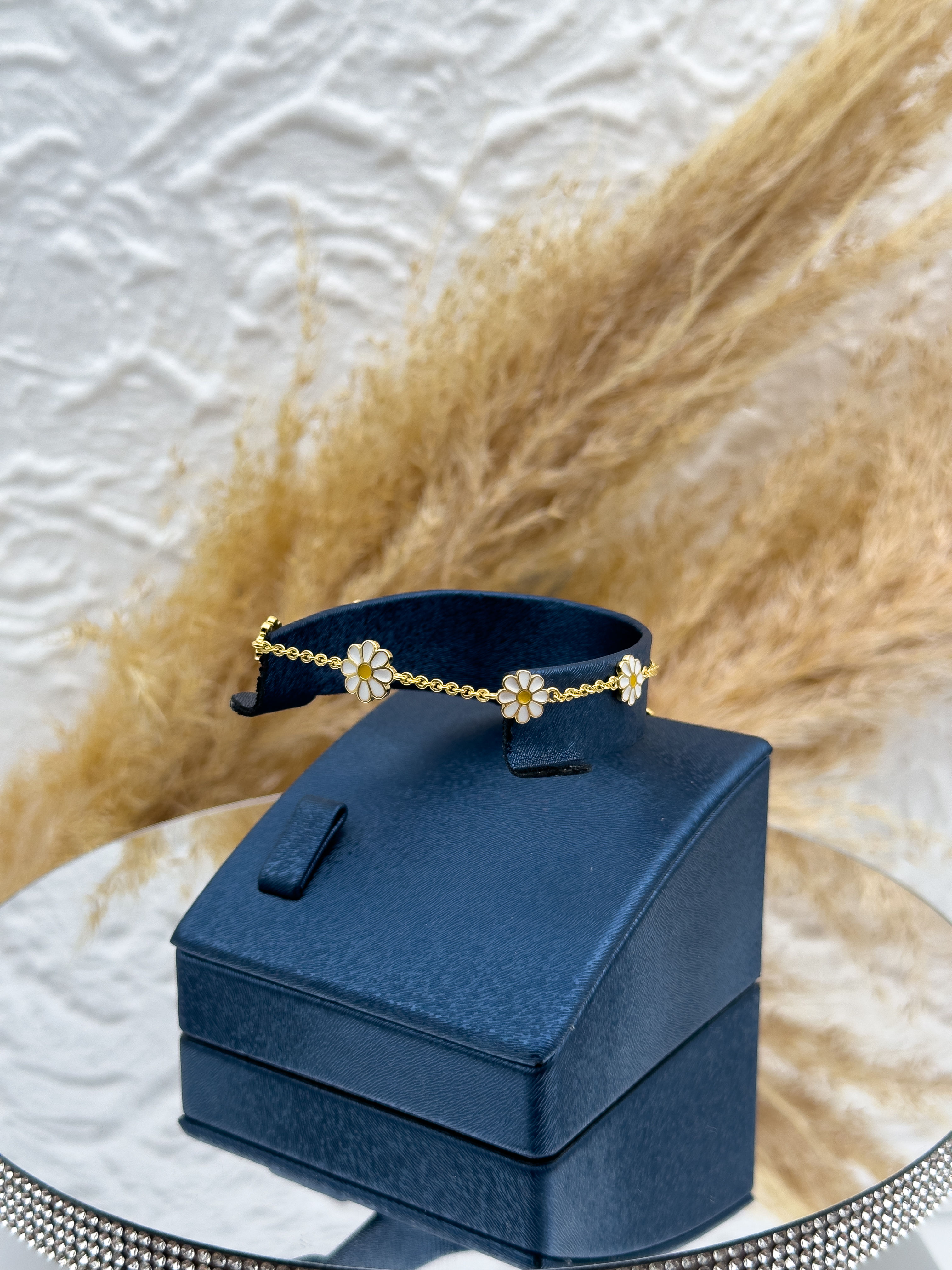 925 Ayar Gümüş Papatya Figürlü Spor Kadın Bileklik – Gold Renk Şık Tasarım