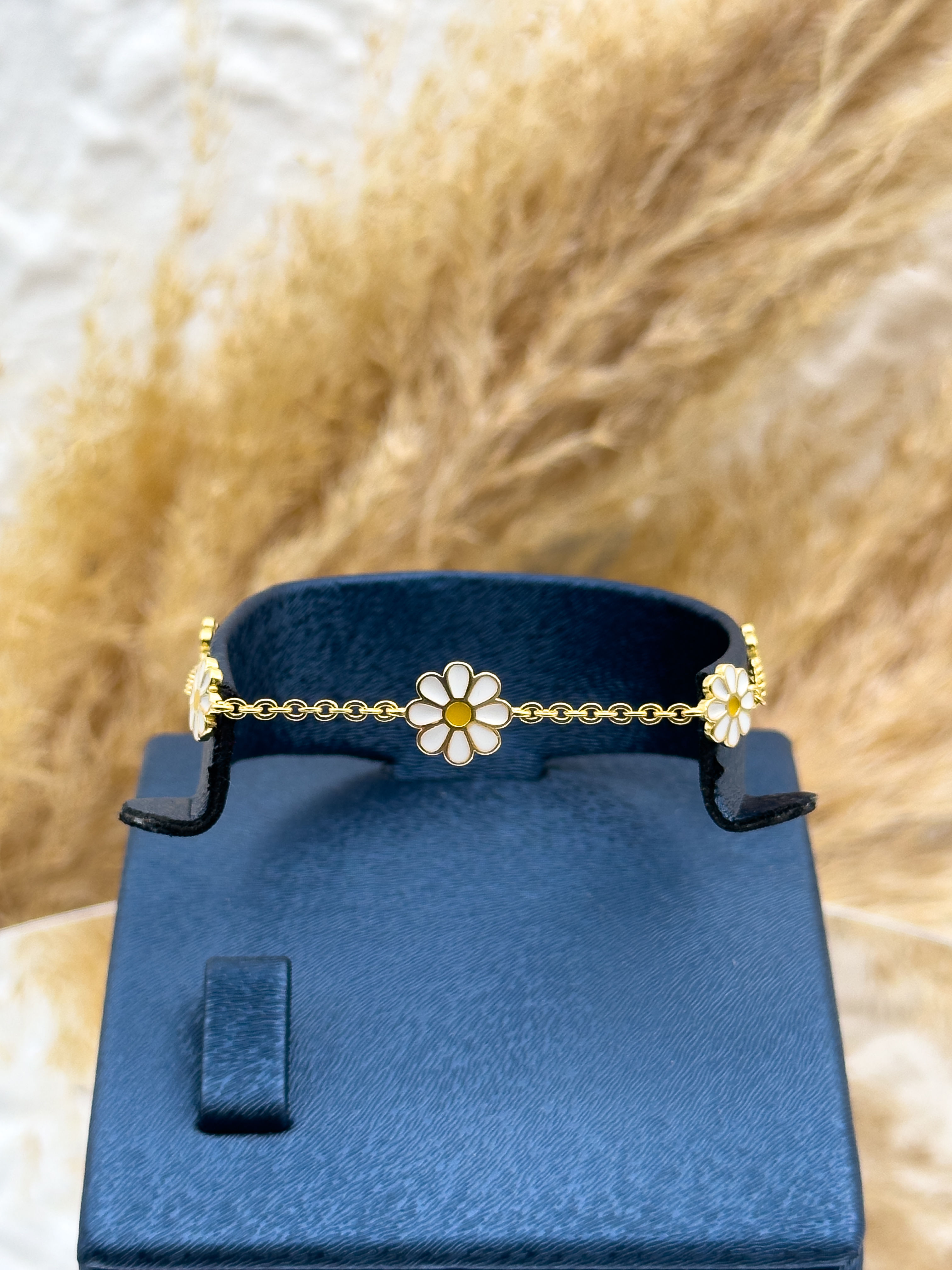 925 Ayar Gümüş Papatya Figürlü Spor Kadın Bileklik – Gold Renk Şık Tasarım