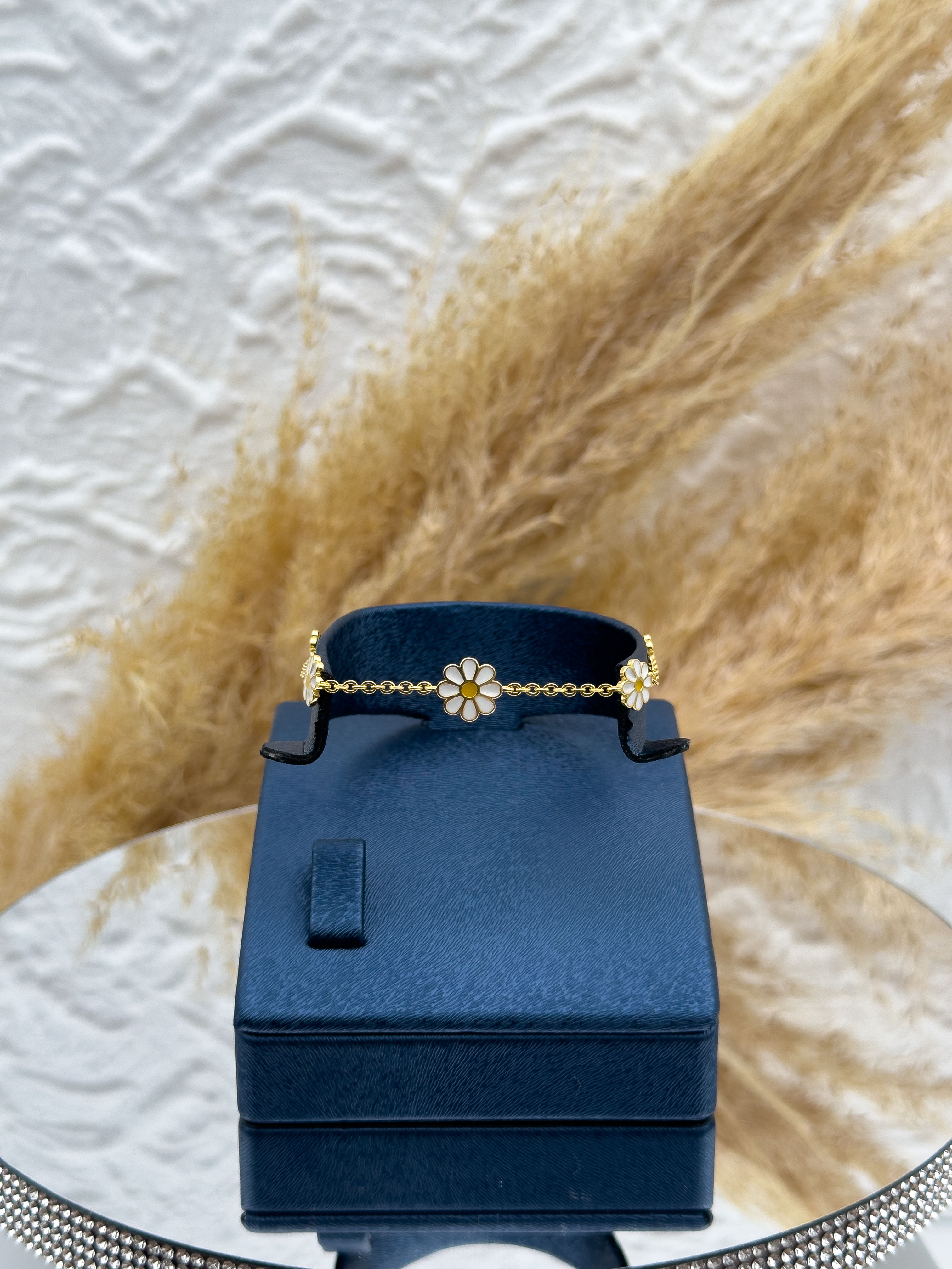 925 Ayar Gümüş Papatya Figürlü Spor Kadın Bileklik – Gold Renk Şık Tasarım