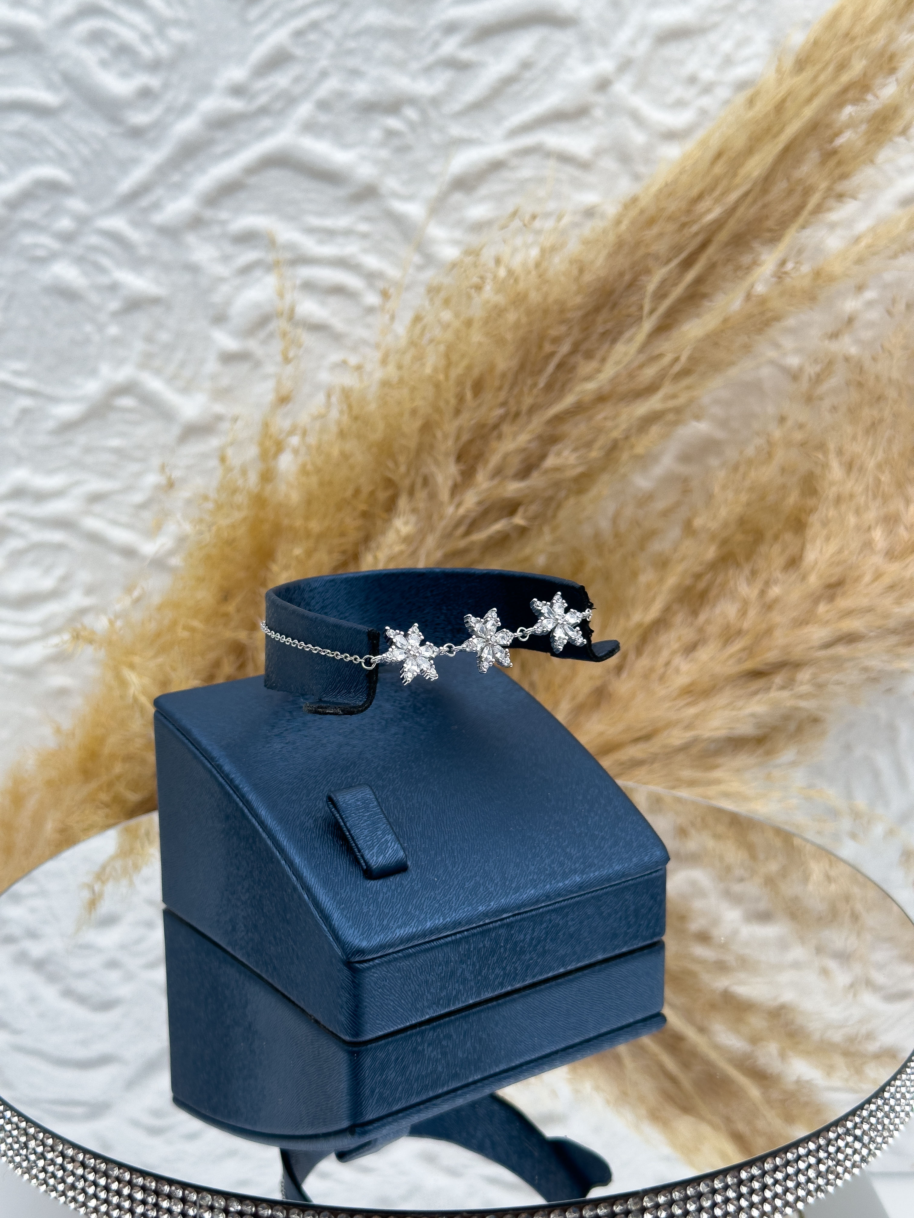 925 Ayar Gümüş 3’lü Lotus Çiçeği Zirkon Taşlı Kadın Bileklik – Özel Seri