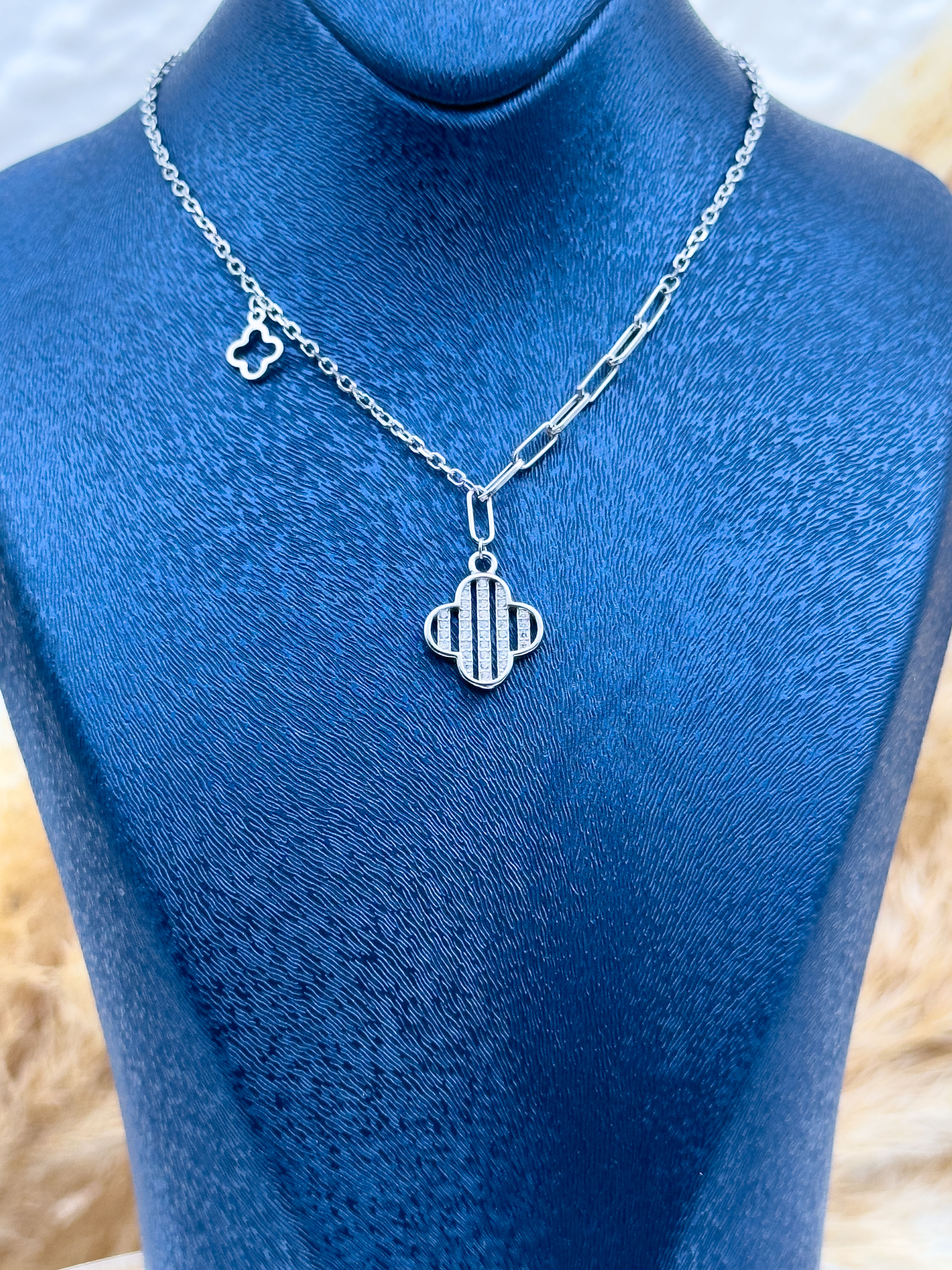 925 Ayar Gümüş Zirkon Taşlı Yonca Kadın Kolye – Özel Tasarım Ataç Zincir