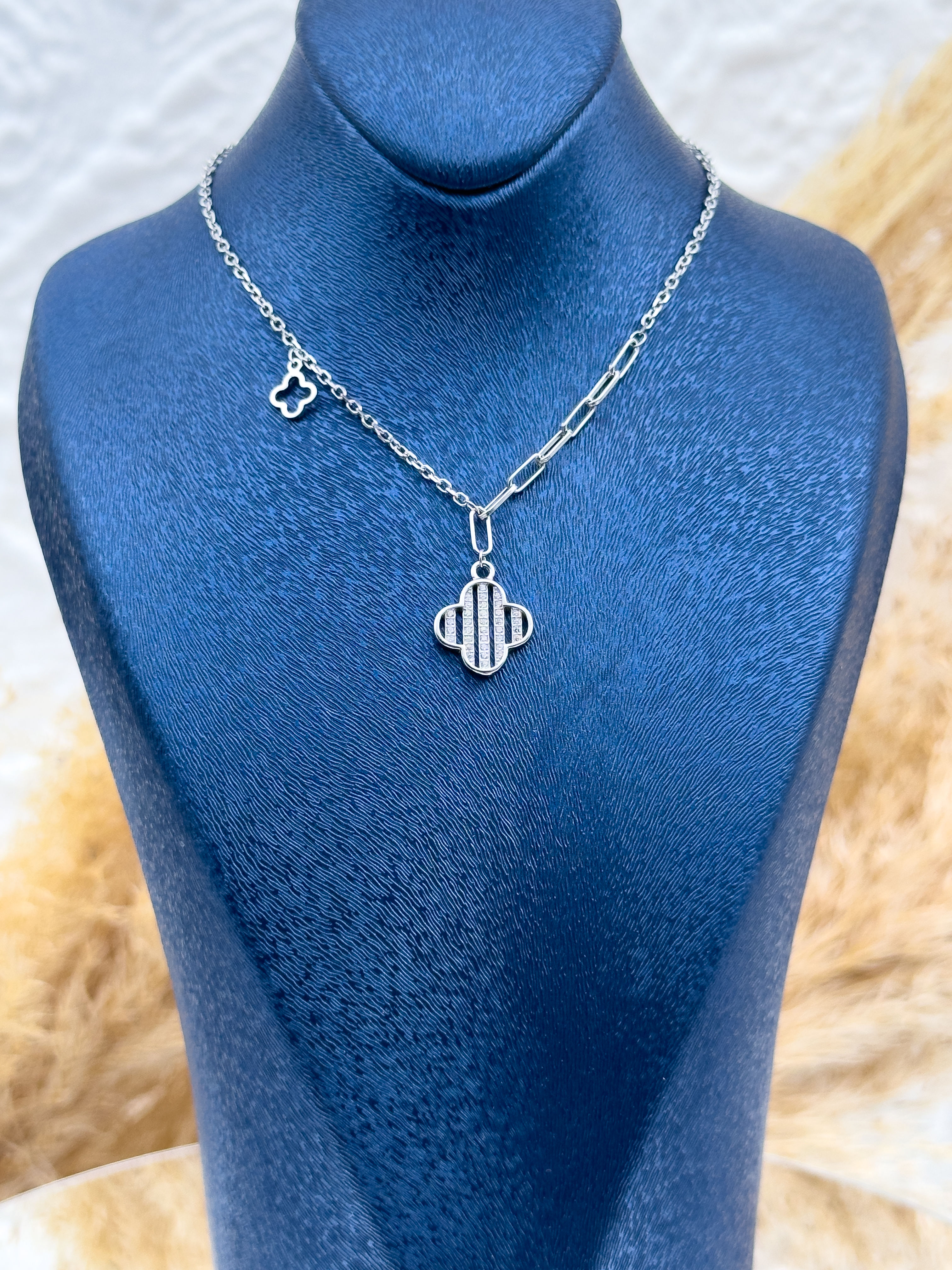 925 Ayar Gümüş Zirkon Taşlı Yonca Kadın Kolye – Özel Tasarım Ataç Zincir