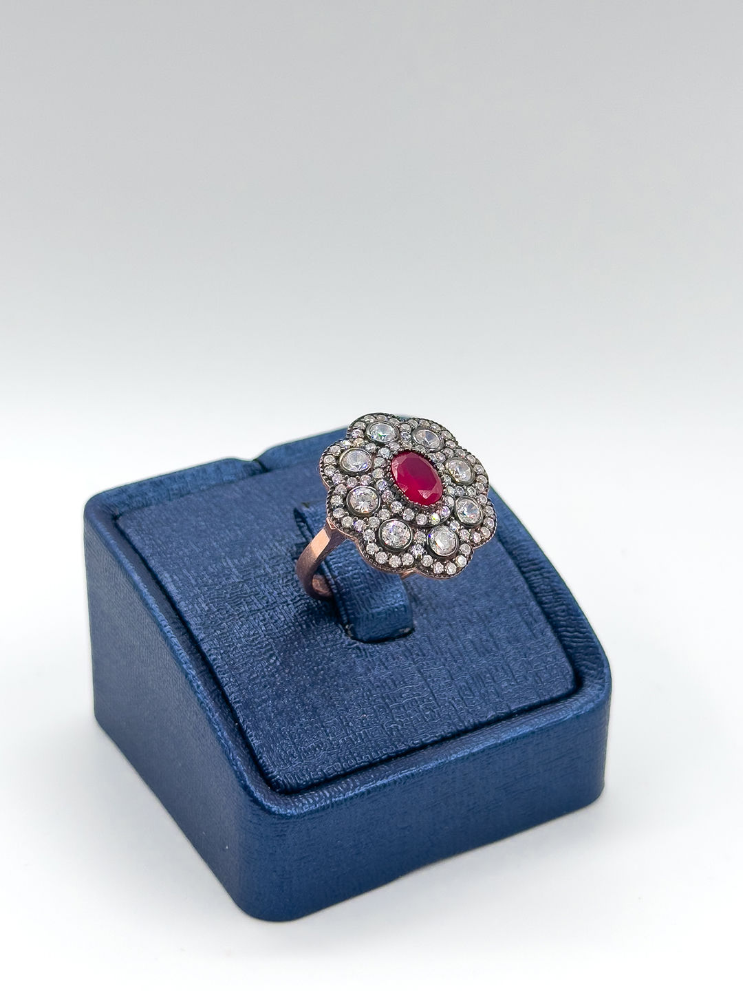 Yakut Taşlı Elmas Modeli Kadın Gümüş Yüzük - Yakut Yüzük