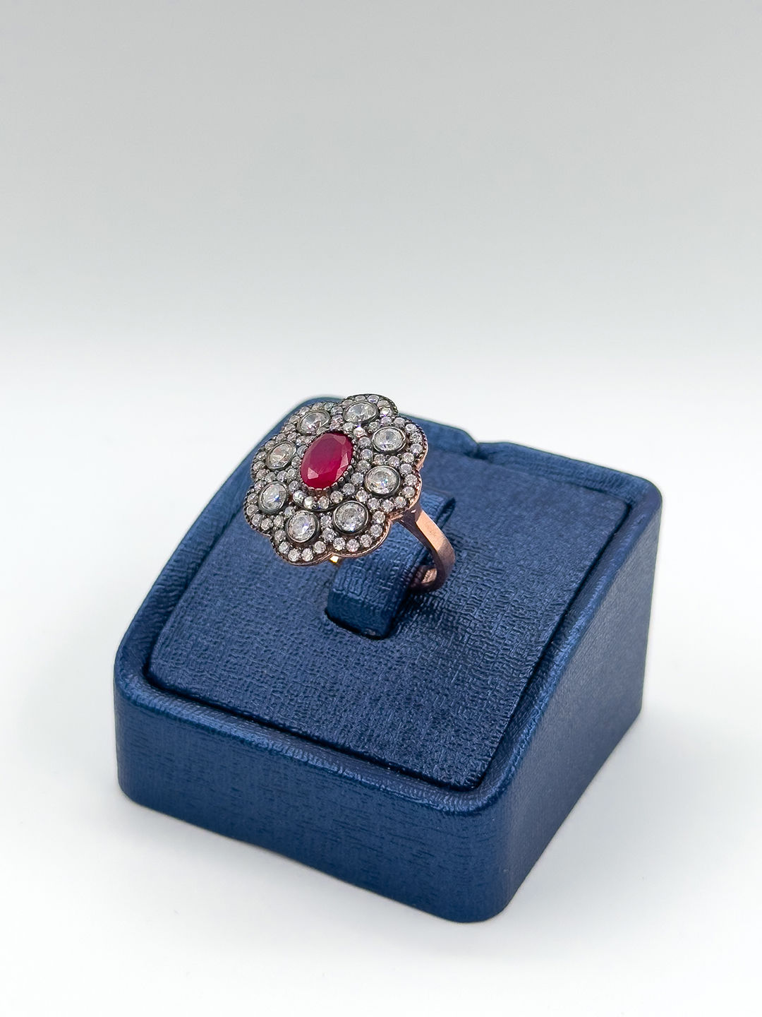 Yakut Taşlı Elmas Modeli Kadın Gümüş Yüzük - Yakut Yüzük