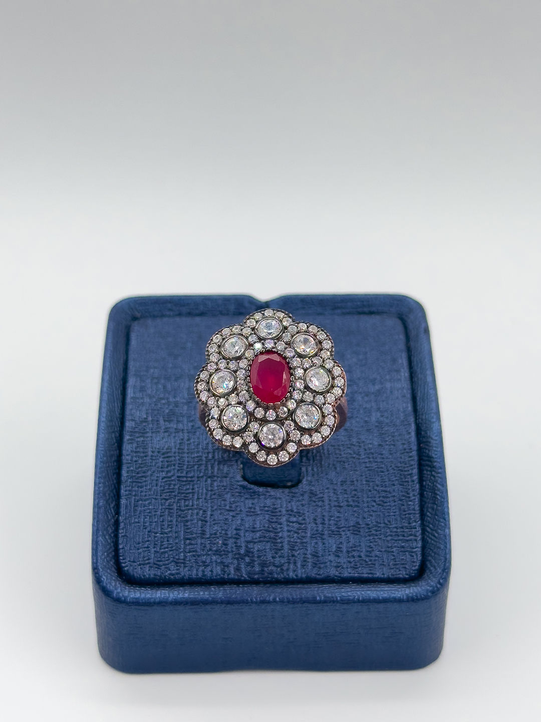 Yakut Taşlı Elmas Modeli Kadın Gümüş Yüzük - Yakut Yüzük