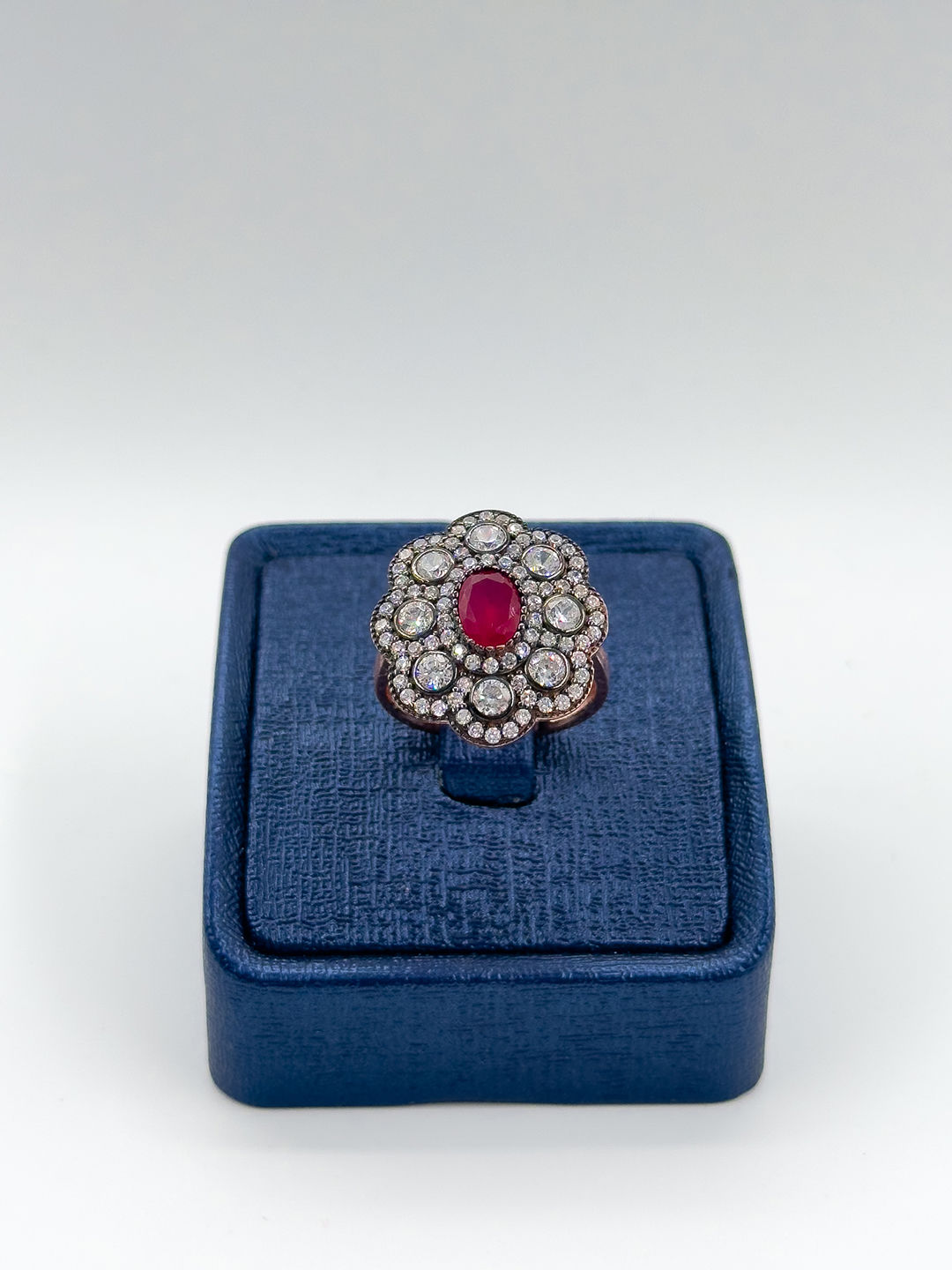 Yakut Taşlı Elmas Modeli Kadın Gümüş Yüzük - Yakut Yüzük