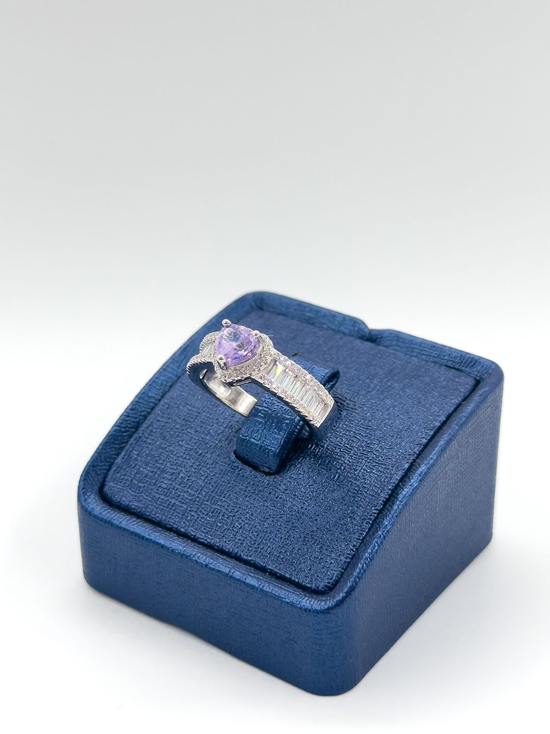 Kalpli Ametist Taşlı Tasarım Kadın Gümüş Yüzük - Kalpli Yüzük