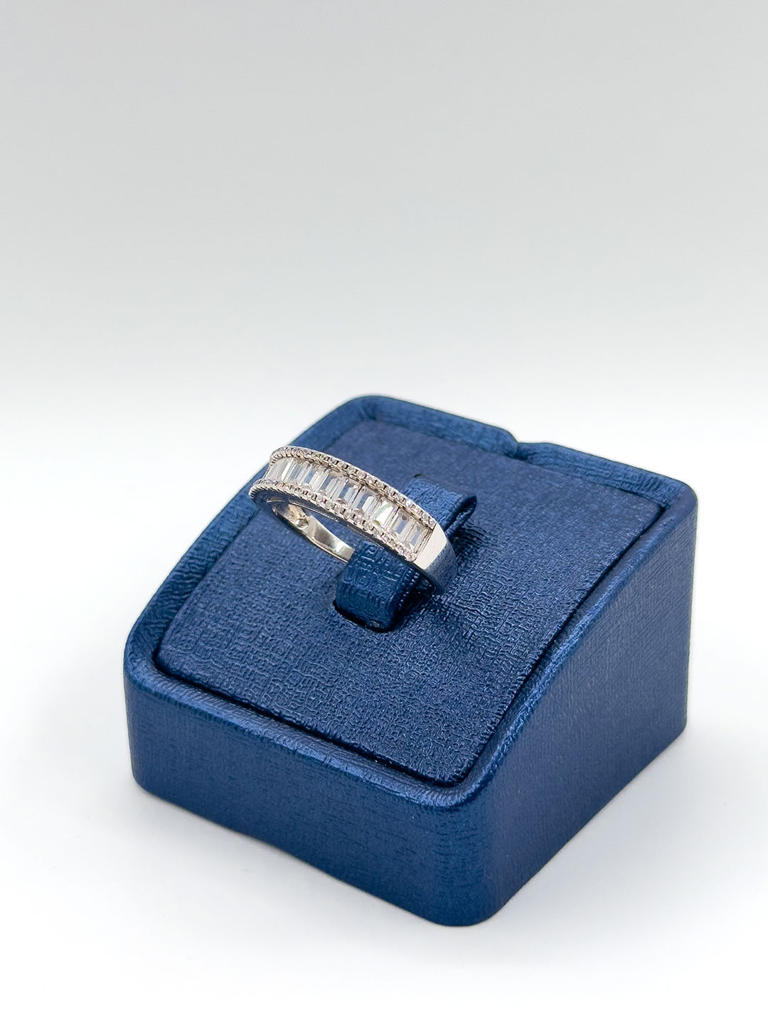 Baget Taşlı Yarım Tur Kadın Gümüş Yüzük - Baget Yüzük