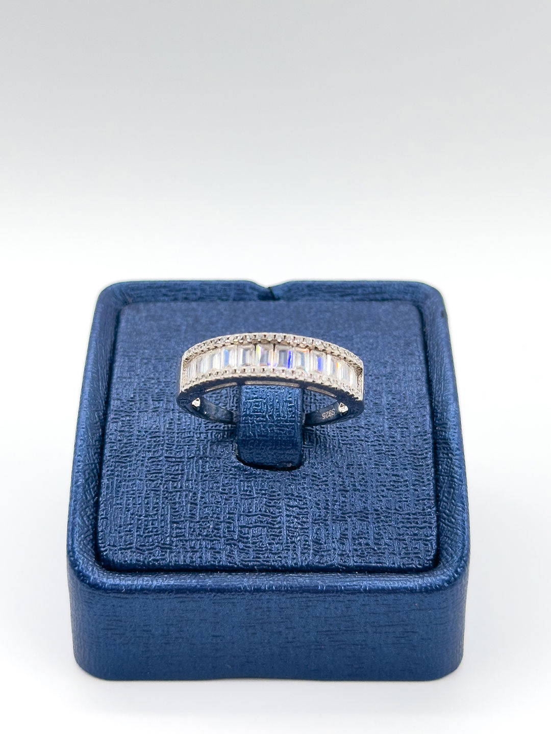 Baget Taşlı Yarım Tur Kadın Gümüş Yüzük - Baget Yüzük