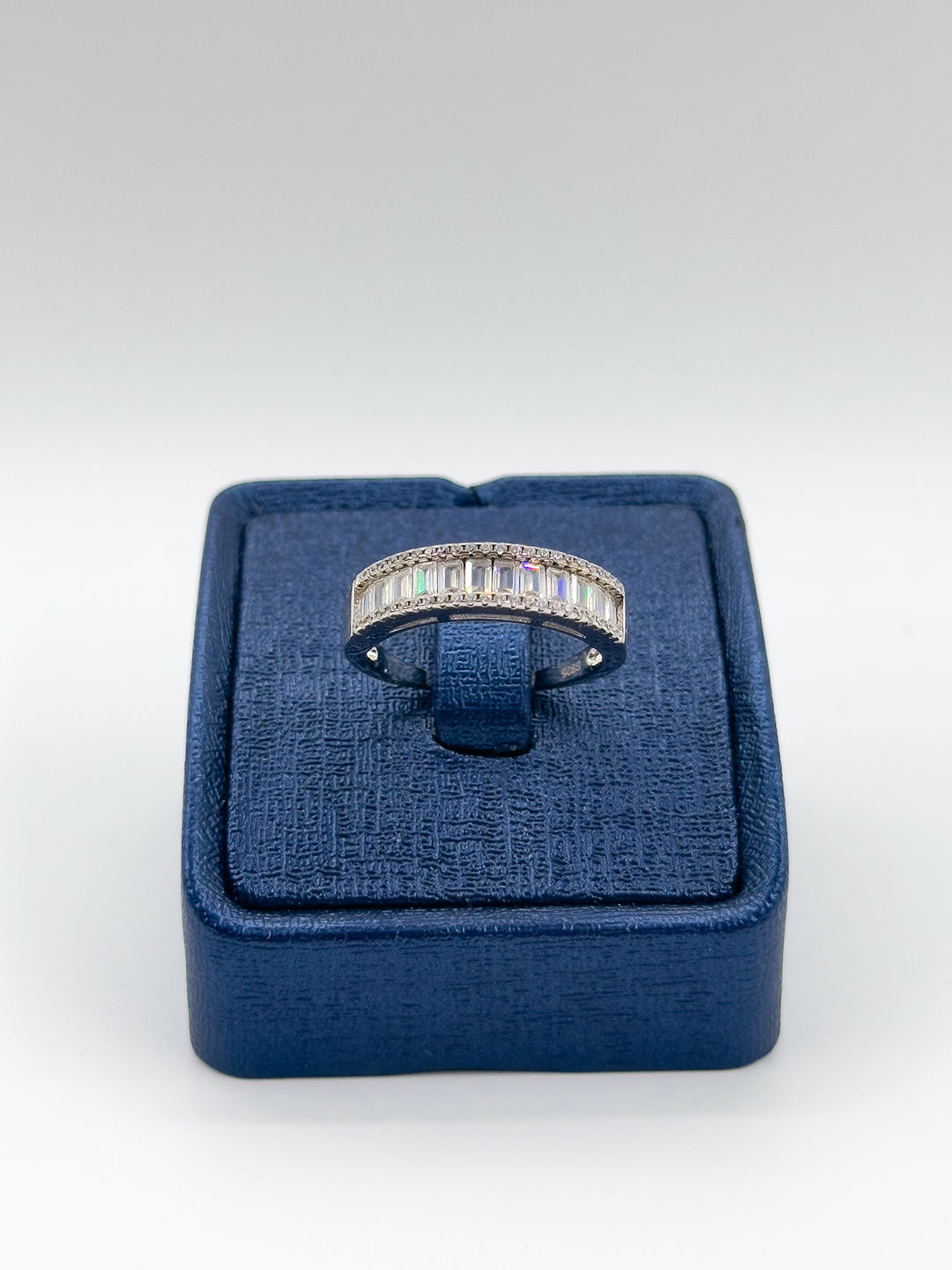 Baget Taşlı Yarım Tur Kadın Gümüş Yüzük - Baget Yüzük