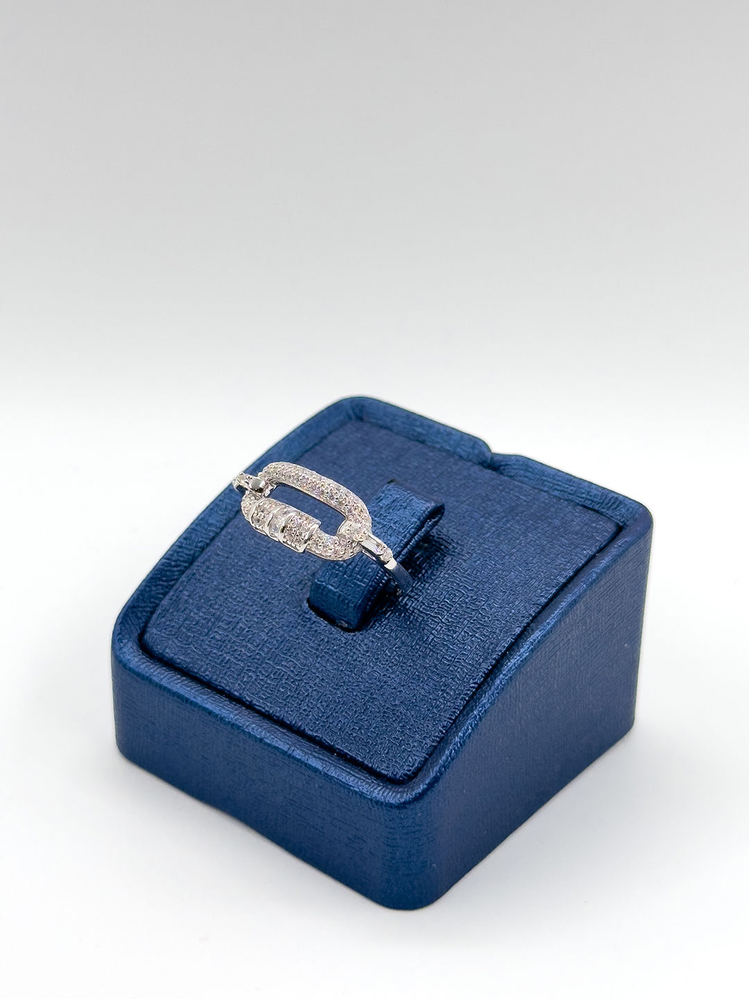 Zirkon Taşlı Tasarım Kadın Gümüş Yüzük