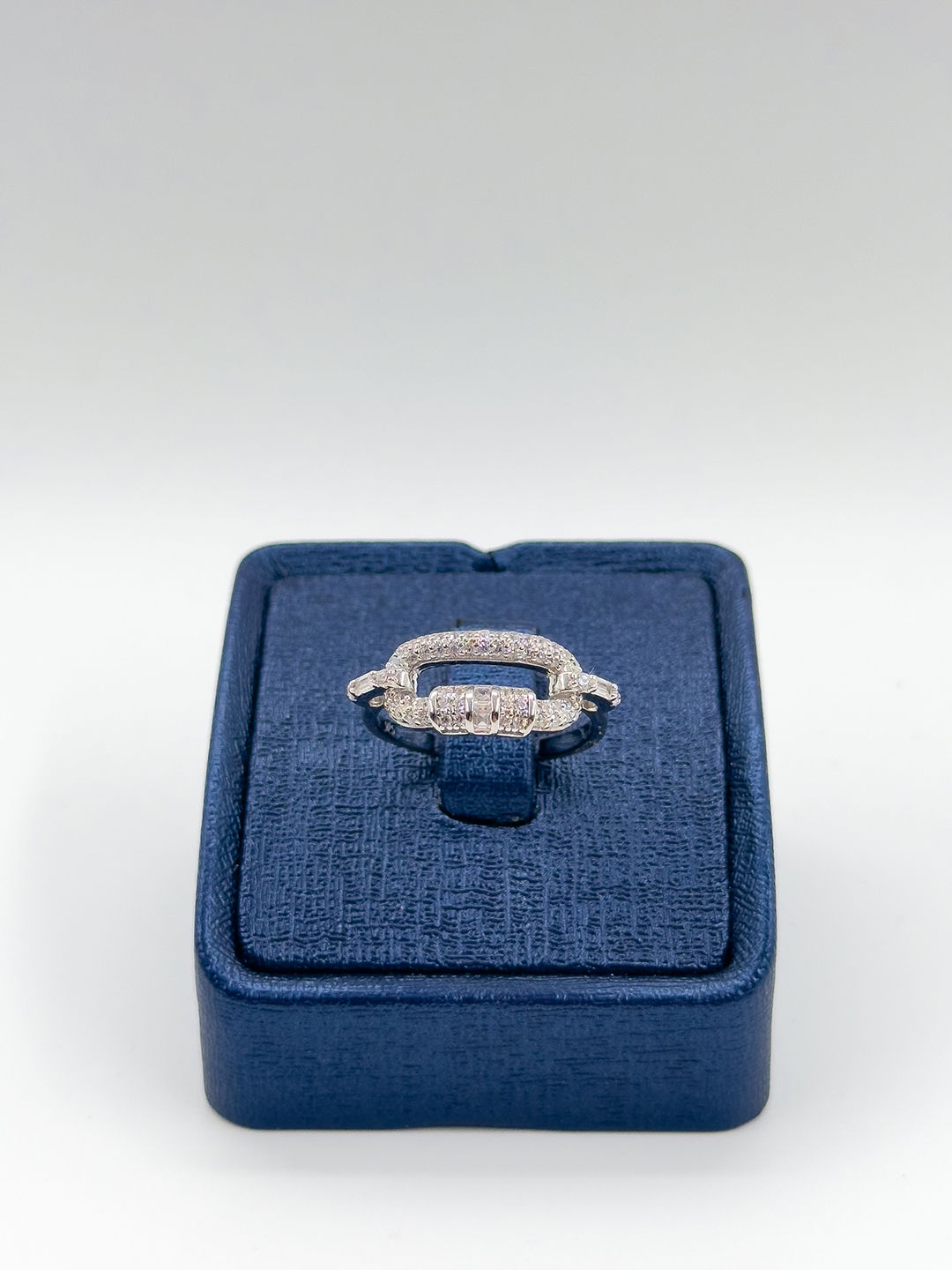 Zirkon Taşlı Tasarım Kadın Gümüş Yüzük