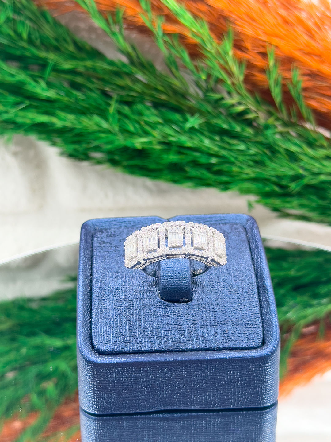 925 Ayar Gümüş Pırlanta Montürlü Baget Beştaş Lüks Kadın Yüzük