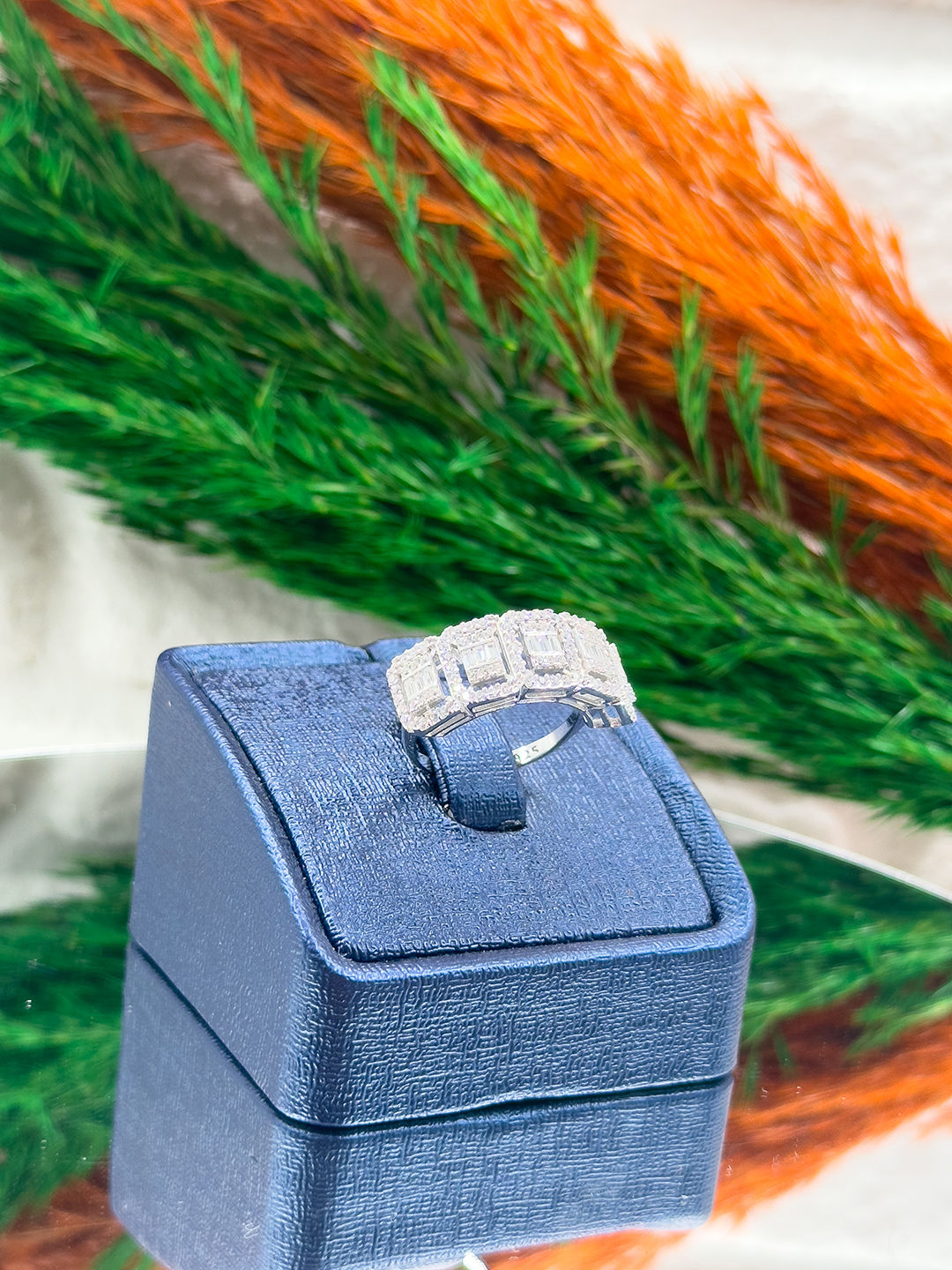 925 Ayar Gümüş Pırlanta Montürlü Baget Beştaş Lüks Kadın Yüzük