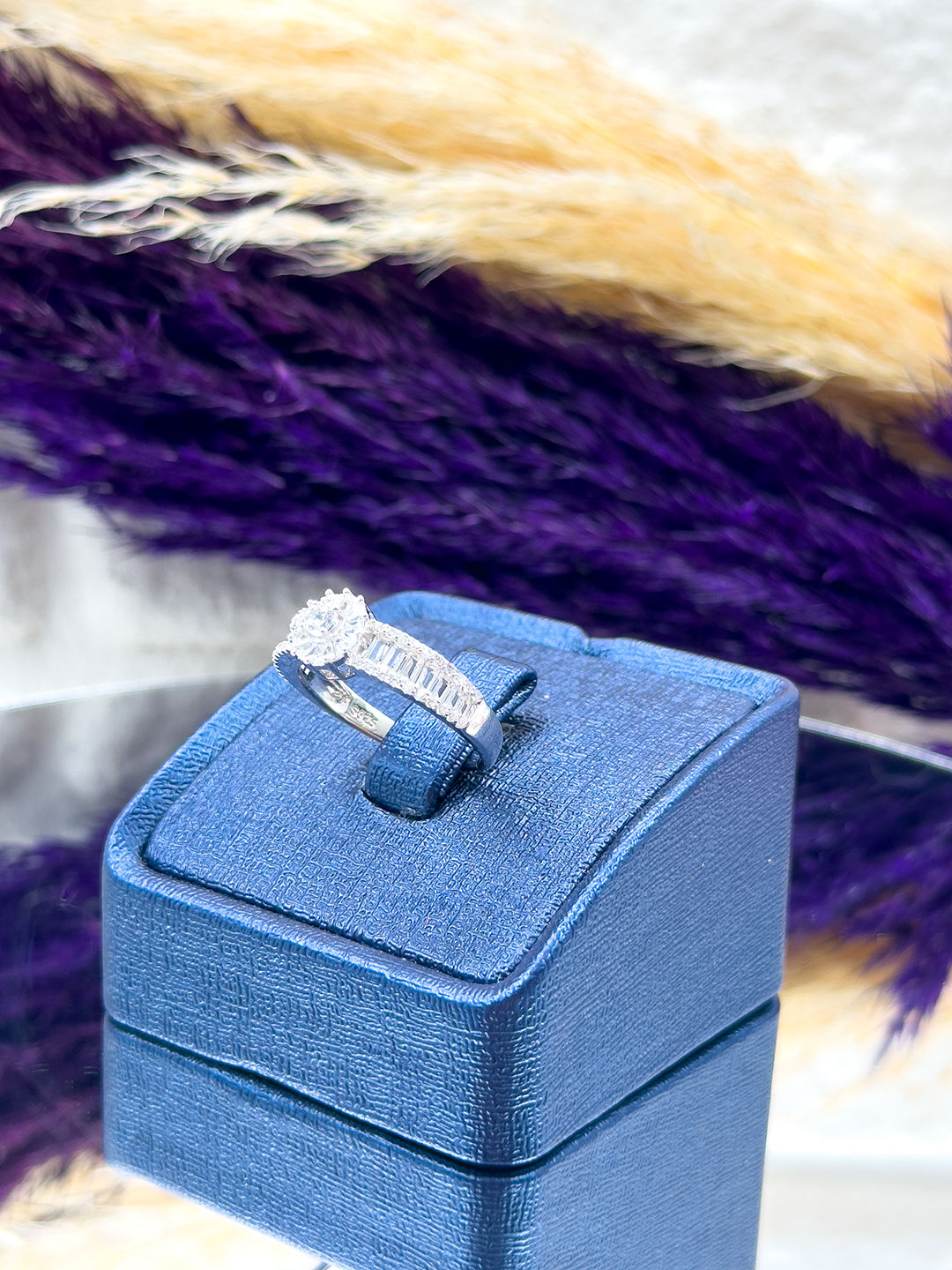 925 Ayar Gümüş Pırlanta Montürlü Zirkon Taşlı Lüks Kadın Yüzük