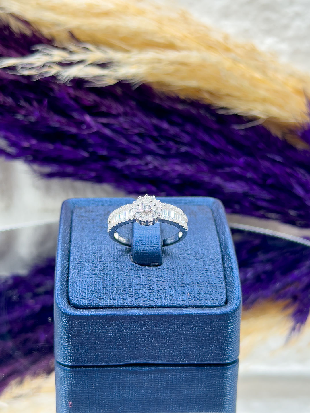 925 Ayar Gümüş Pırlanta Montürlü Zirkon Taşlı Lüks Kadın Yüzük