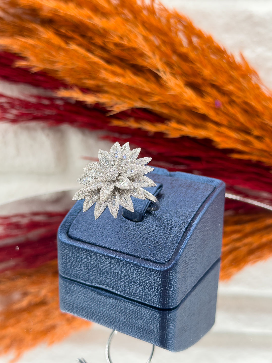 925 Ayar Gümüş Pırlanta Montürlü Zarif Kadın Yüzük