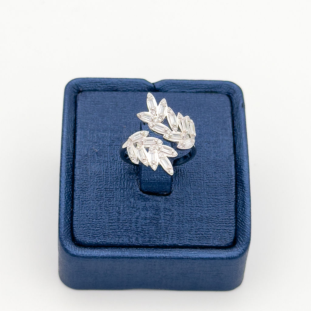 Baget Taşlı Çiçek Sarmal Gümüş Yüzük