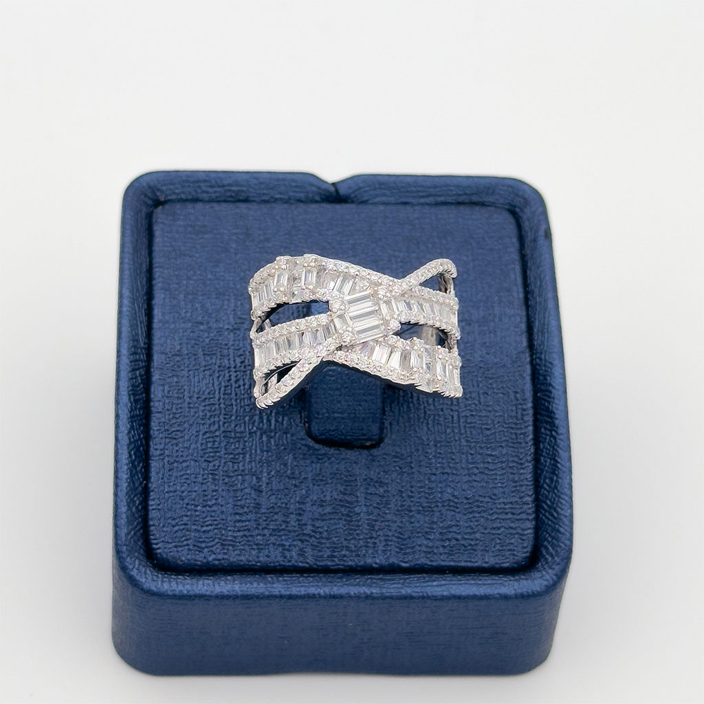 Pırlanta Montür Baget Sarmal Gümüş Yüzük - LVRYZK42