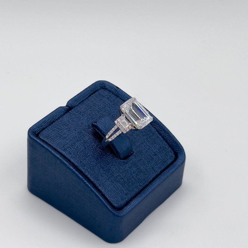 Tria Model Baget Taşlı Gümüş Yüzük