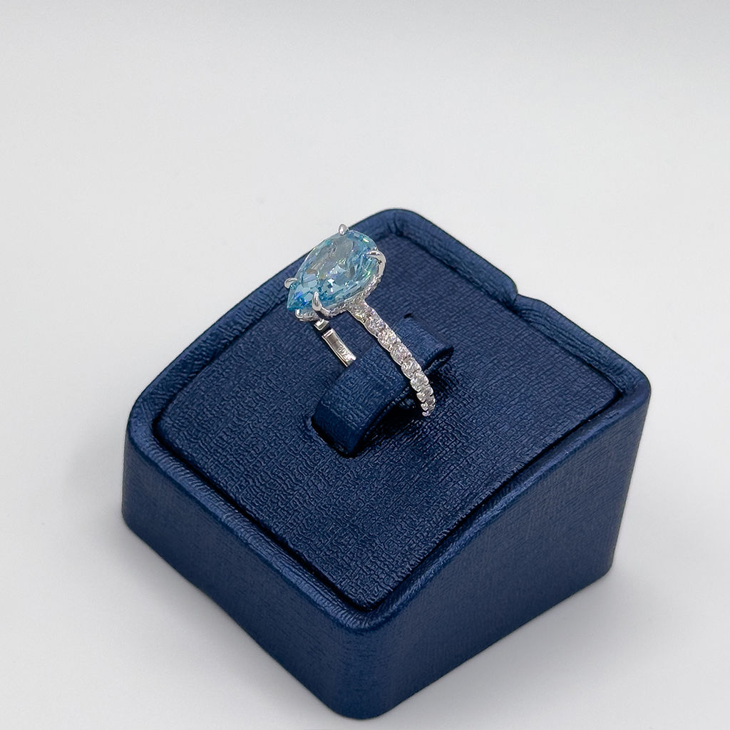 Aquamarin Taşlı Damla Model Gümüş Yüzük