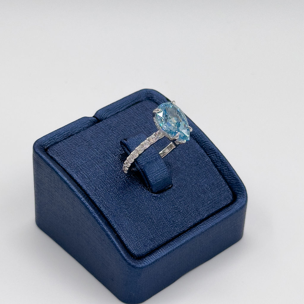 Aquamarin Taşlı Damla Model Gümüş Yüzük